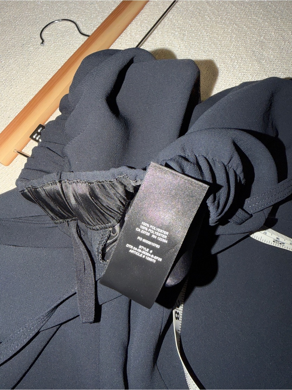 Aritzia The Lodge Pant Crepette (short inseam) - Picture 10 of 11